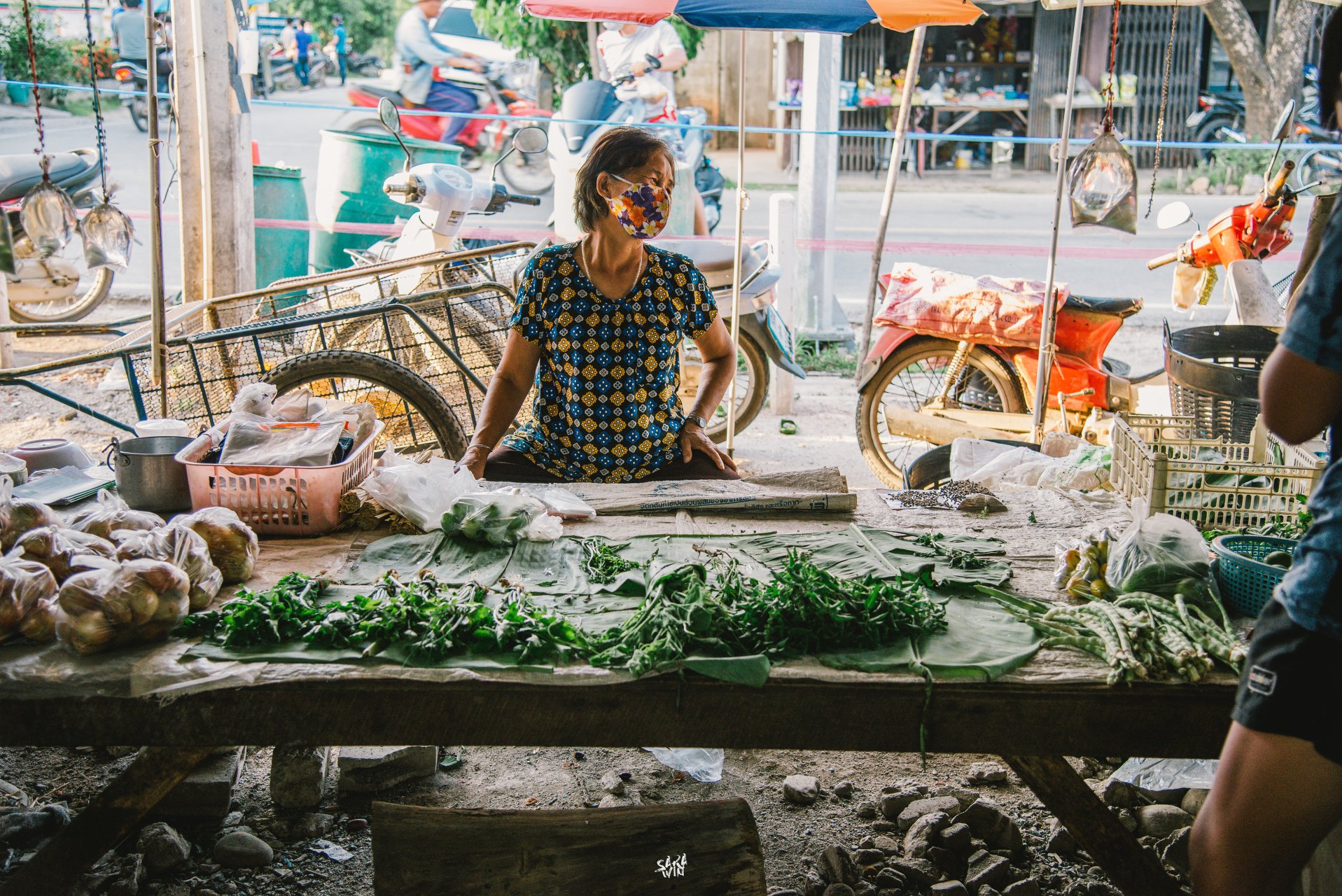 ตลาดนัดวันเสาร์ บ้านเวียงหวาย