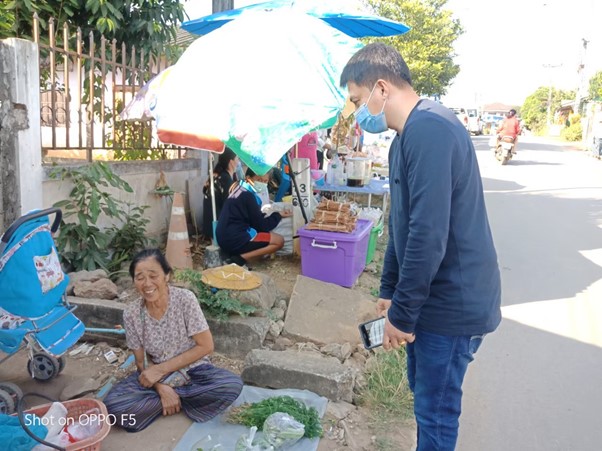 กิจกรรมตรวจป้ายแสดงราคาสินค้าตลาดนัดในพื้นที่ตำบลม่อนปิ่น