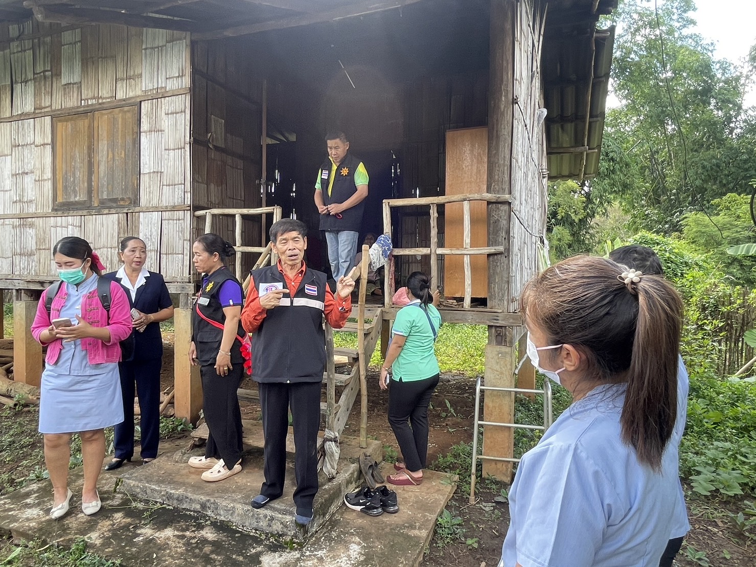 ลงพื้นที่ตรวจเยี่ยมให้กำลังใจและให้ความช่วยเหลือผู้ป่วยในพระบรมราชานุเคราะห์