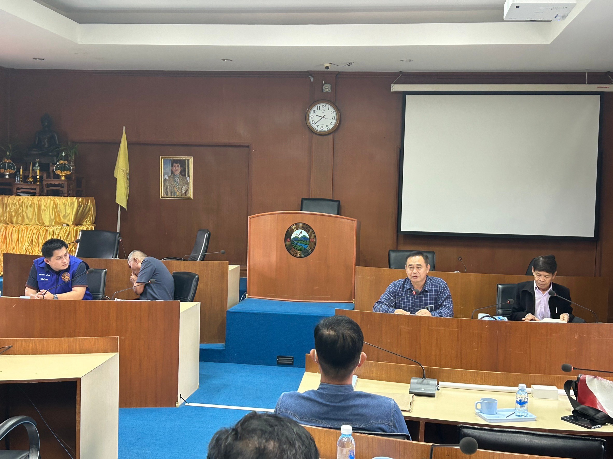 ประชุมหารือแก้ไขปัญหาการใช้น้ำในพื้นที่ร่วมกับคณะกรรมการผู้ใช้น้ำ