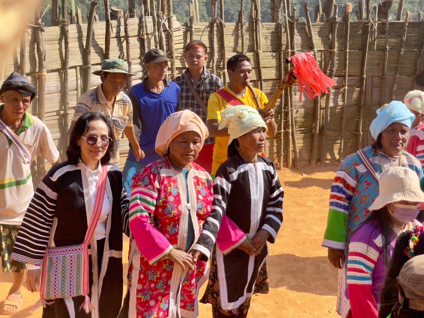 ร่วมงานประเพณีกินวอ (ปีใหม่ของชาวเขาเผ่าลาหู่) บ้านขอบด้ง หมู่14