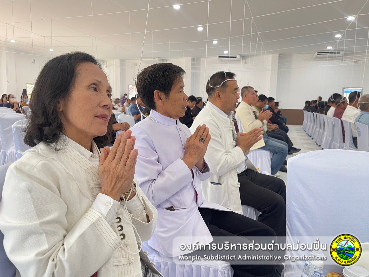 ร่วมพิธีทำบุญเปิดอาคาร เปรมปรีดิ์เกษมศรี อาคารอเนกประสงค์หลังใหม่ ขององค์การบริหารส่วนตำบลแม่นาวาง