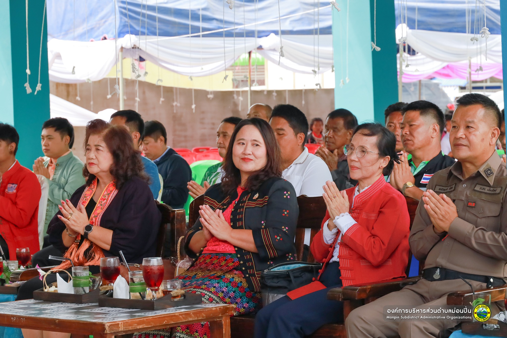 พิธีเปิดป้ายอาคารเรียนและทอดผ้าป่าสามัคคี ณ โรงเรียนบ้านห้วยหมากเลี่ยม