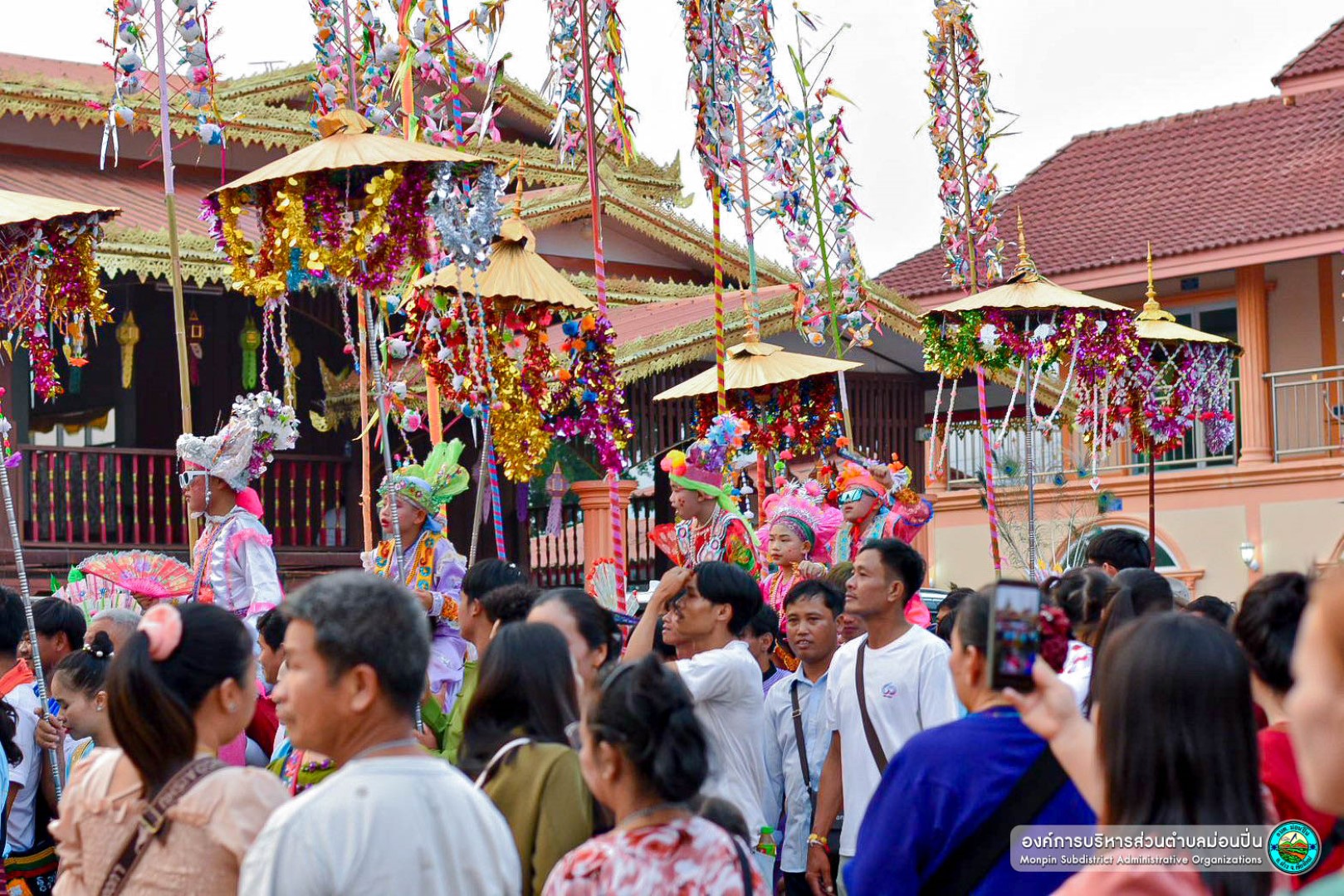  ปอยส่างลอง วัดสุนทราวาส ต.ม่อนปิ่น อ.ฝาง