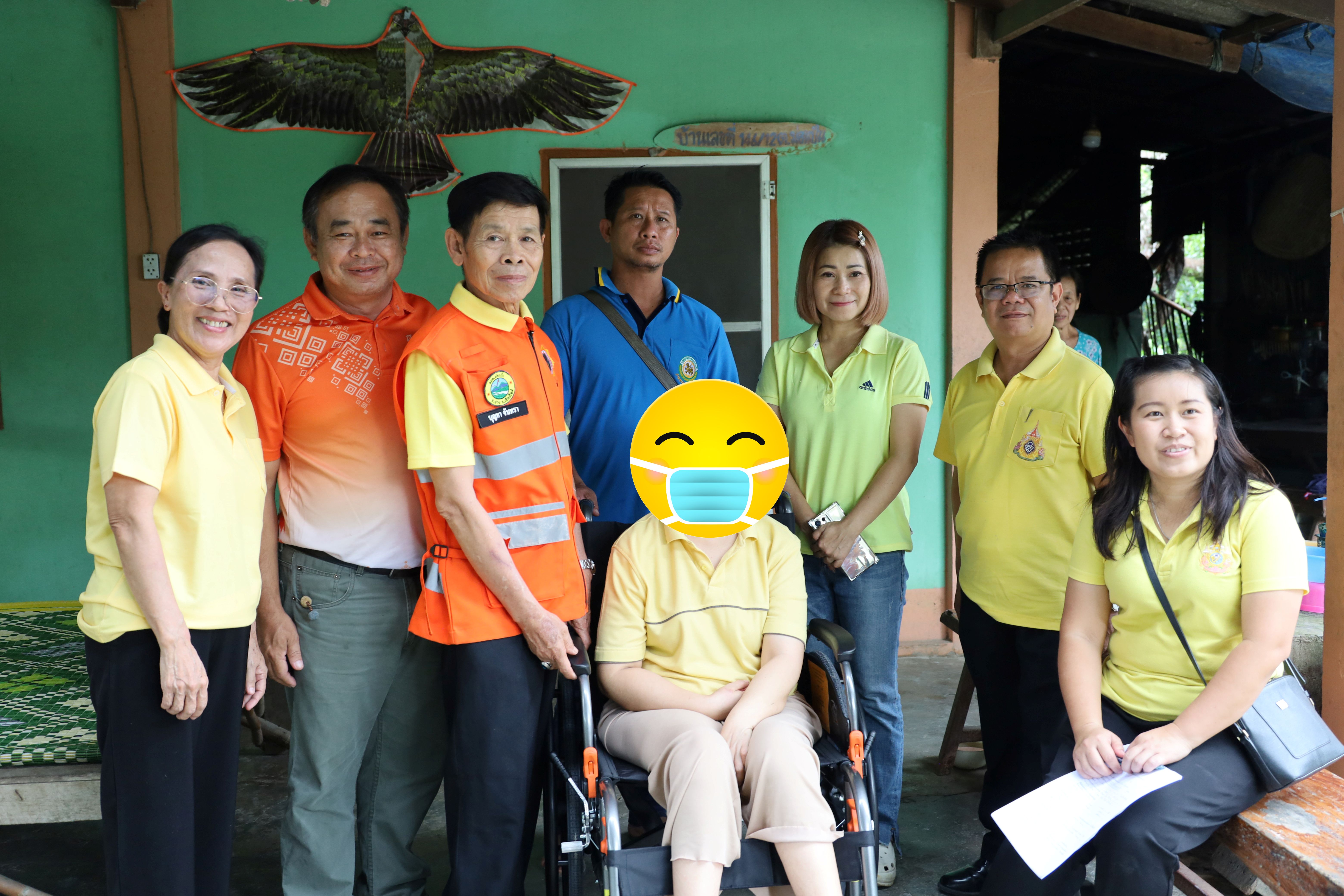  มอบรถเข็นผู้ป่วย (วีลแชร์) แก่ผู้ป่วยที่มีภาวะพึ่งพิง