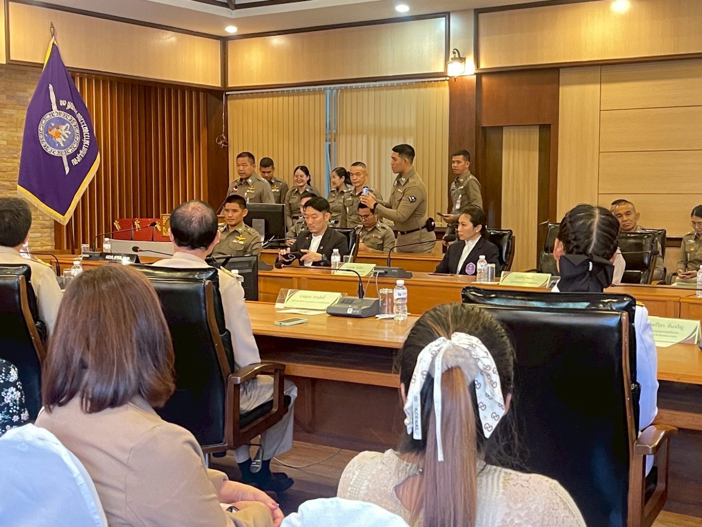  รับเครื่องหมายนักโดดร่ม ชั้นกิตติมศักดิ์และประกาศนียบัตร